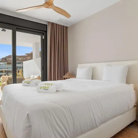 Vivi Homes - Bay - Pool - Gym - Big Terrace * 푸엔히롤라