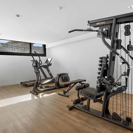 아파트 Vivi Homes - Bay - Pool - Gym - Big Terrace 푸엔히롤라